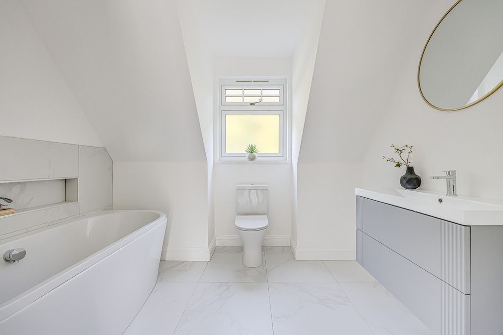 Additional image 37 of 6 bed detached house for saleNashlea Farm, Poors Lane North, Benfleet SS7