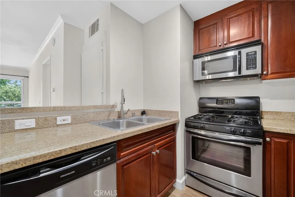 Additional image 13 of 5520 Owensmouth Avenue Unit 103, Woodland Hills, CA 91367