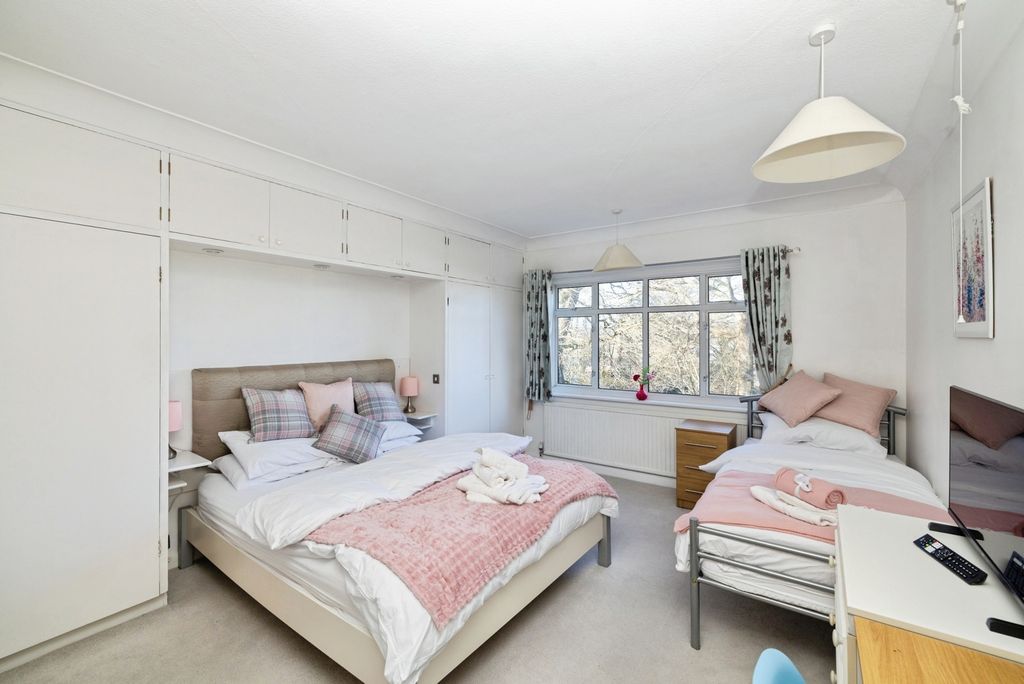 Additional image 5 of 5 bed detached house for saleSouthend Road, Beckenham BR3