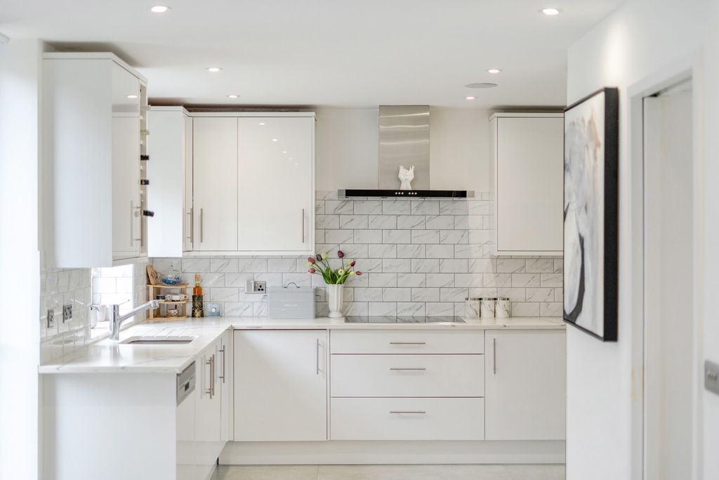 Additional image 2 of 5 bed semi-detached house for saleBrasted Close, Bexleyheath DA6