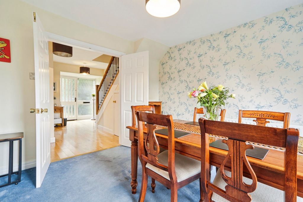 4 bed detached house for saleWaterside, Bingley BD16 photo 4