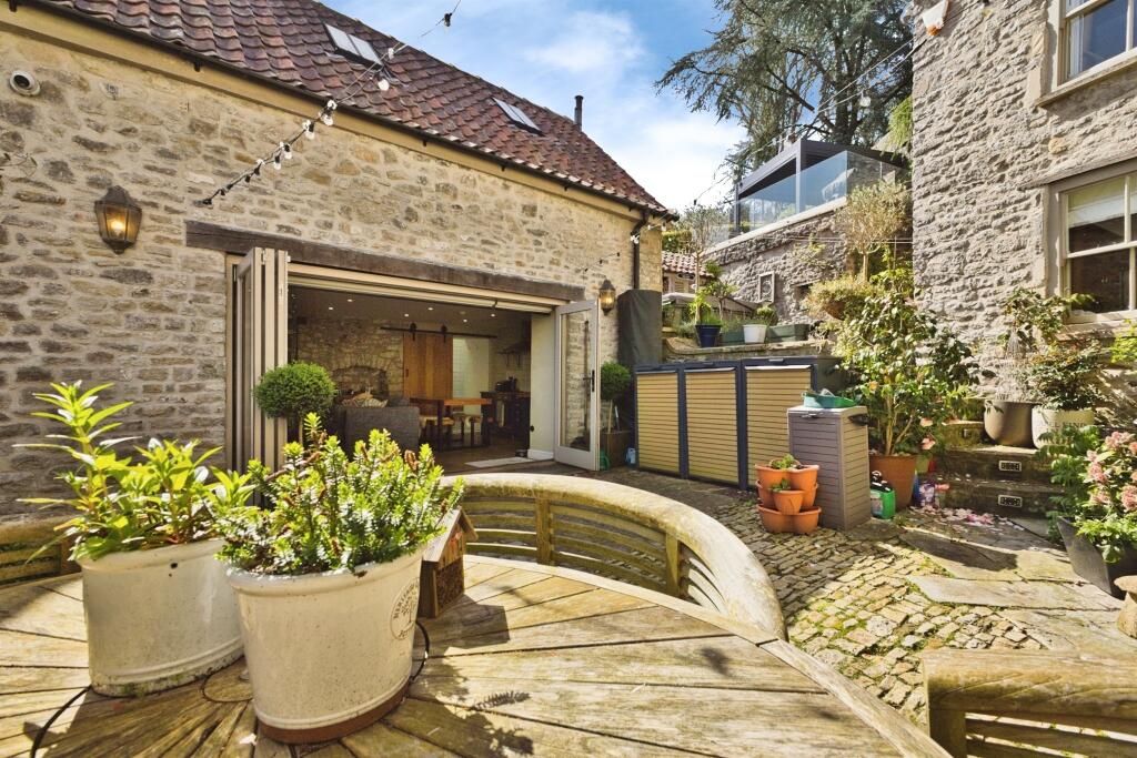 Additional image 2 of Leg Square, Shepton Mallet