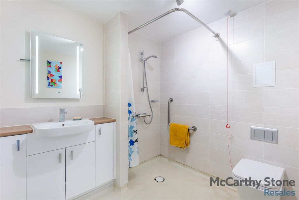 Additional image 12 of 2 bed flat for saleAusten Place, Lower Turk Street, Alton GU34