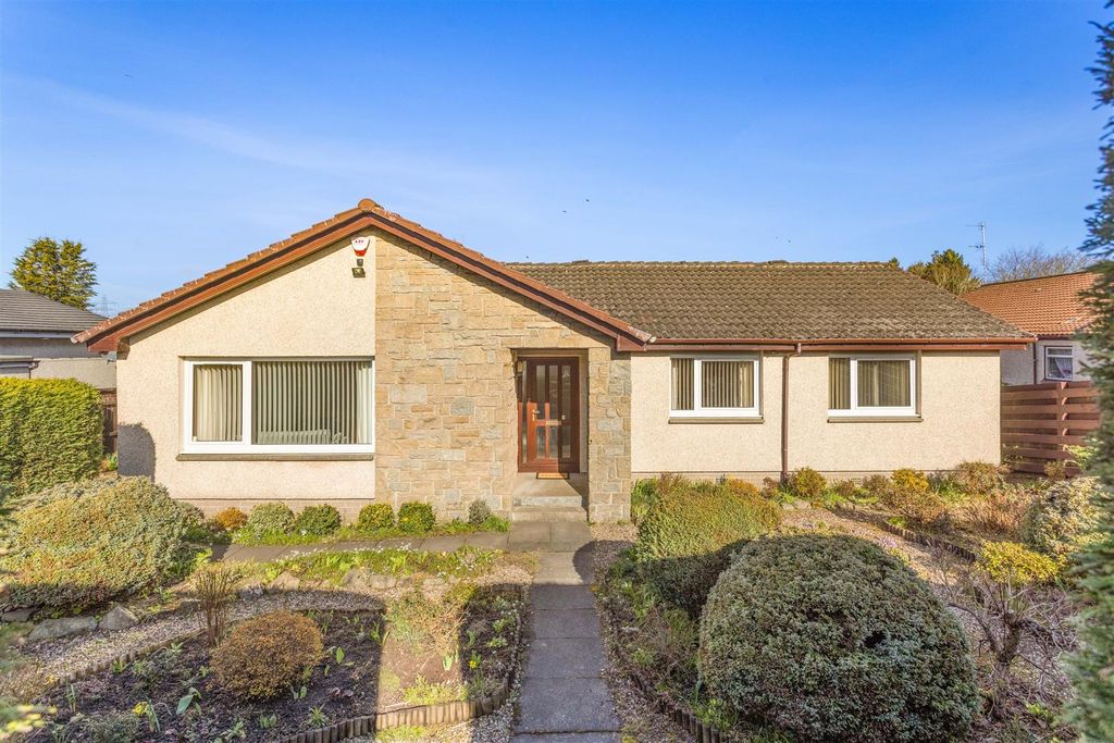 Additional image 27 of 4 bed detached bungalow for saleSibbalds Brae, Bathgate EH48