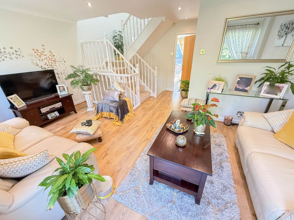 3 bed town house for saleMargeholes, Carpenders Park, Watford WD19