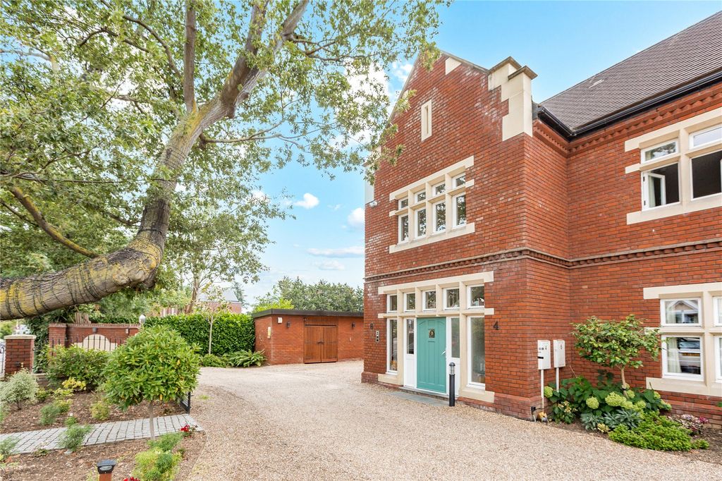 Additional image 2 of 3 bed flat for saleConvent Close, Upminster RM14