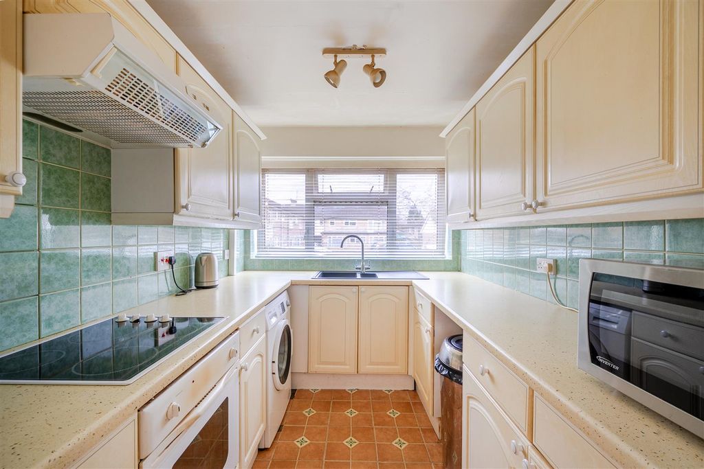 Additional image 6 of 2 bed flat for saleBrookers Close, Ashtead KT21