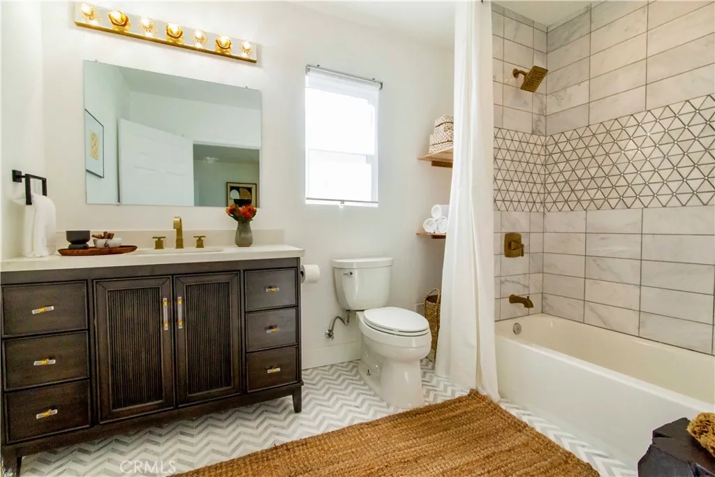 Additional image 6 of 10816 Calvert St, North Hollywood, CA 91606