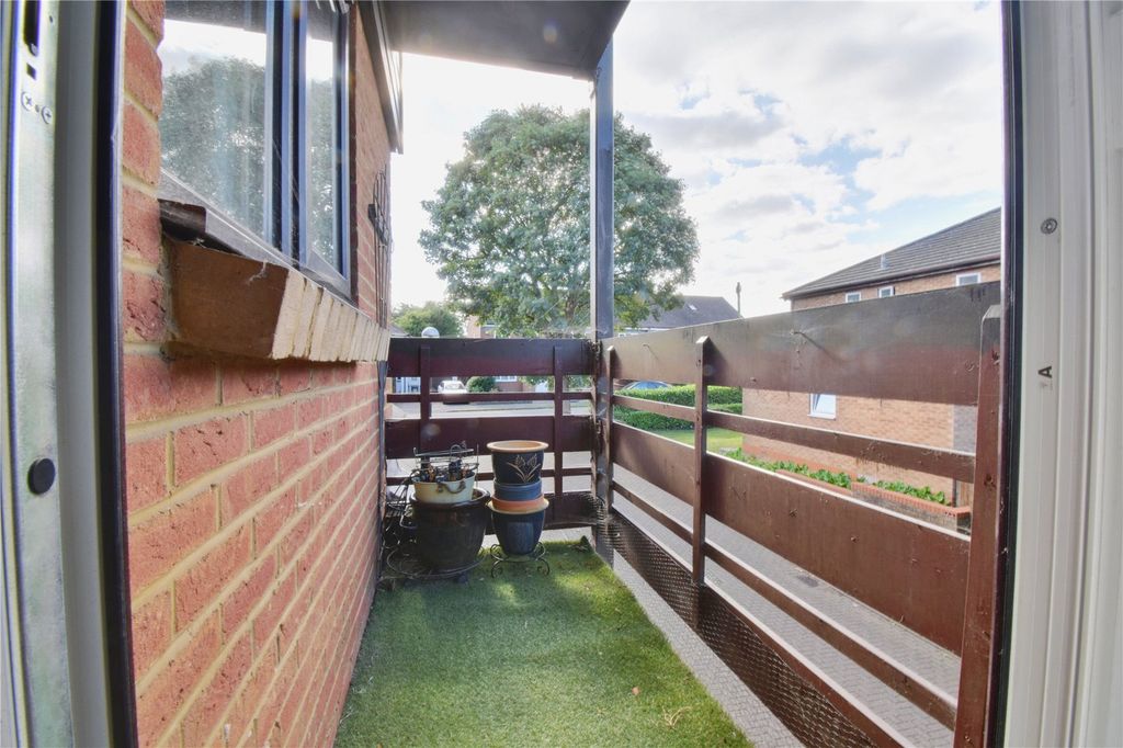 Additional image 7 of 1 bed flat for saleThe Crescent, Abbots Langley, Hertfordshire WD5