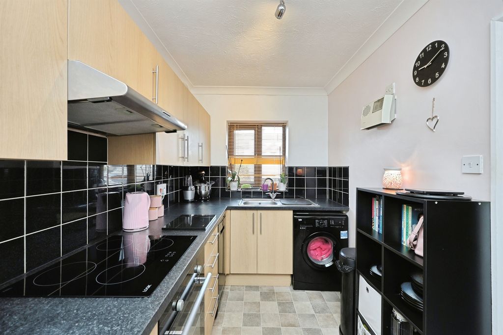 Additional image 8 of 2 bed flat for saleChapel Street, Shipdham, Thetford IP25