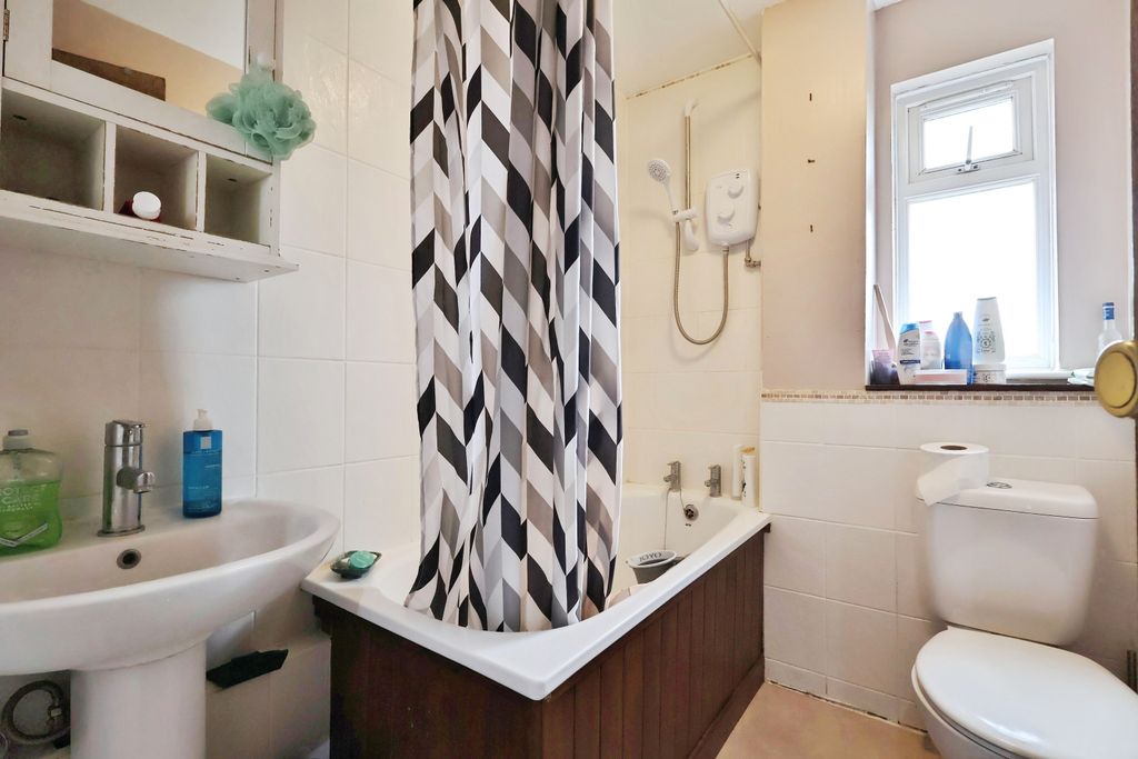 Additional image 22 of 1 bed flat for saleSanderling Close, Letchworth SG6