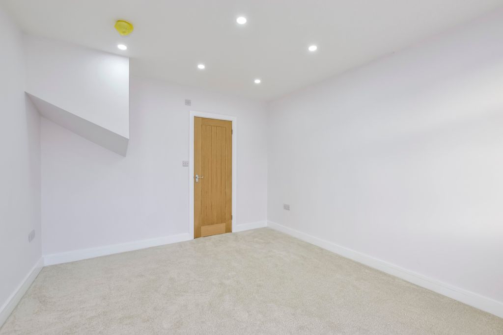 Additional image 7 of 3 bed semi-detached bungalow for saleThe Courtway, Watford WD19