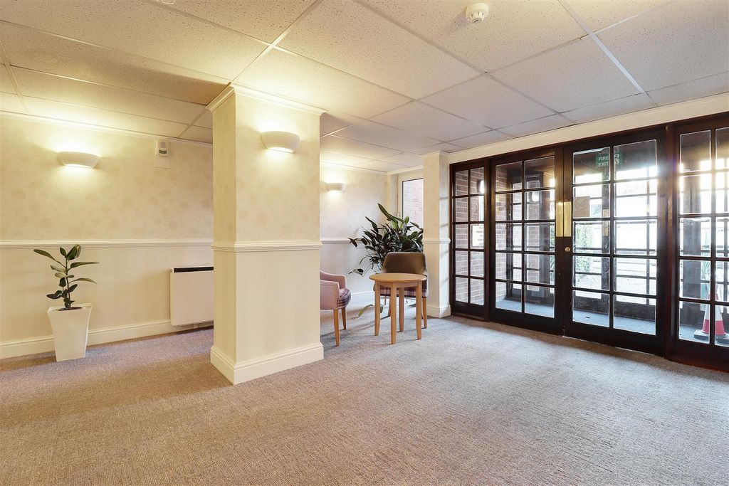 Additional image 11 of 2 bed flat for saleWest End, Swanland HU14