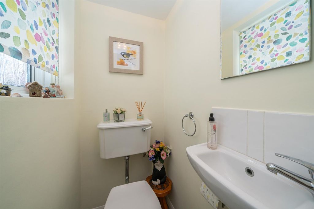 Additional image 2 of 3 bed property for saleBreakspeare Road, Abbots Langley WD5