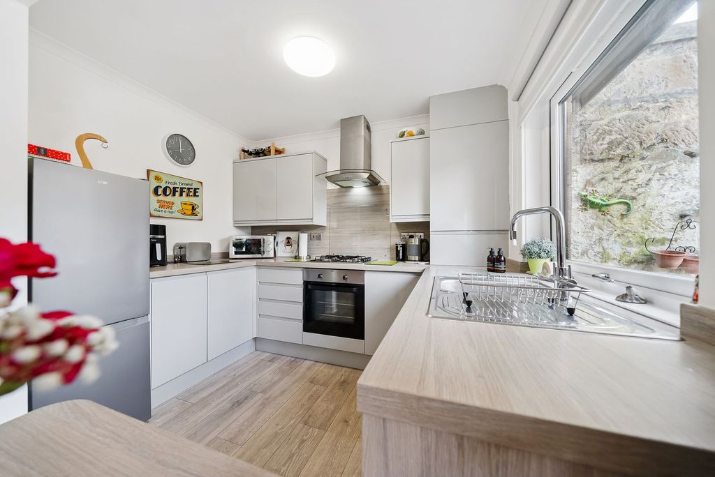 Additional image 3 of 2 bed semi-detached house for sale2 Millborne Mews, 91A Sinclair Street, Helensburgh G84