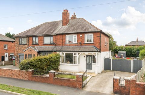 Lingwell Avenue, Leeds, West Yorkshire LS10
