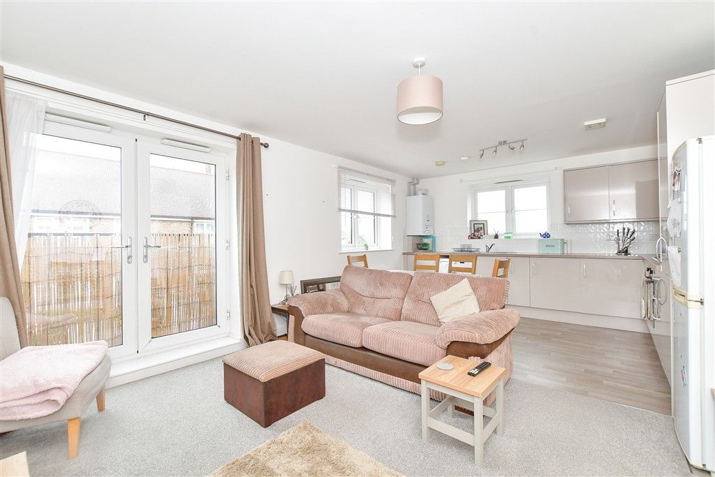2 bed flat for salePriors Orchard, Southbourne, Emsworth, West Sussex PO10