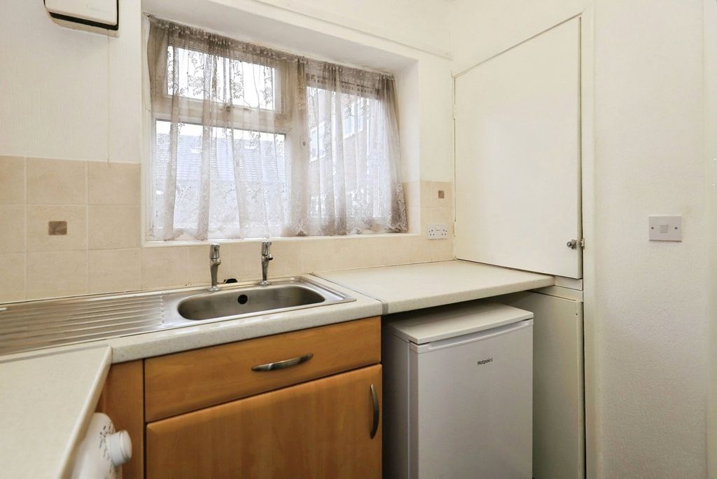 Additional image 14 of 1 bed maisonette for saleWolverhampton Street, Bilston, West Midlands WV14