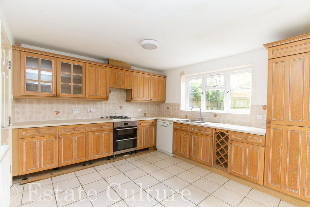 Additional image 9 of 7 bed detached house for salePrimrose Drive, Bedworth CV12