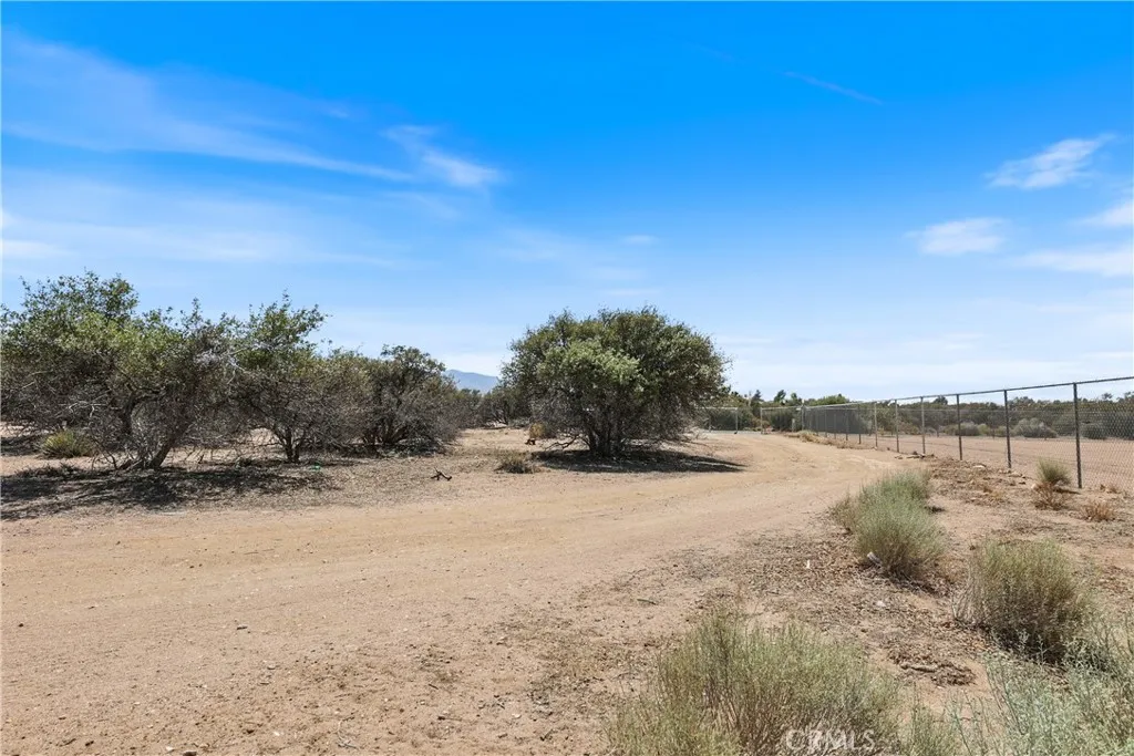 Additional image 54 of 8195 Alta Mesa Road, Oak Hills, CA 92344