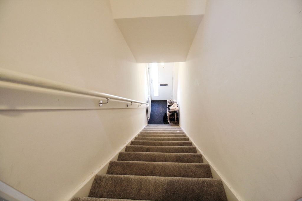 Additional image 5 of 2 bed flat for saleClyde Street, Hull HU3