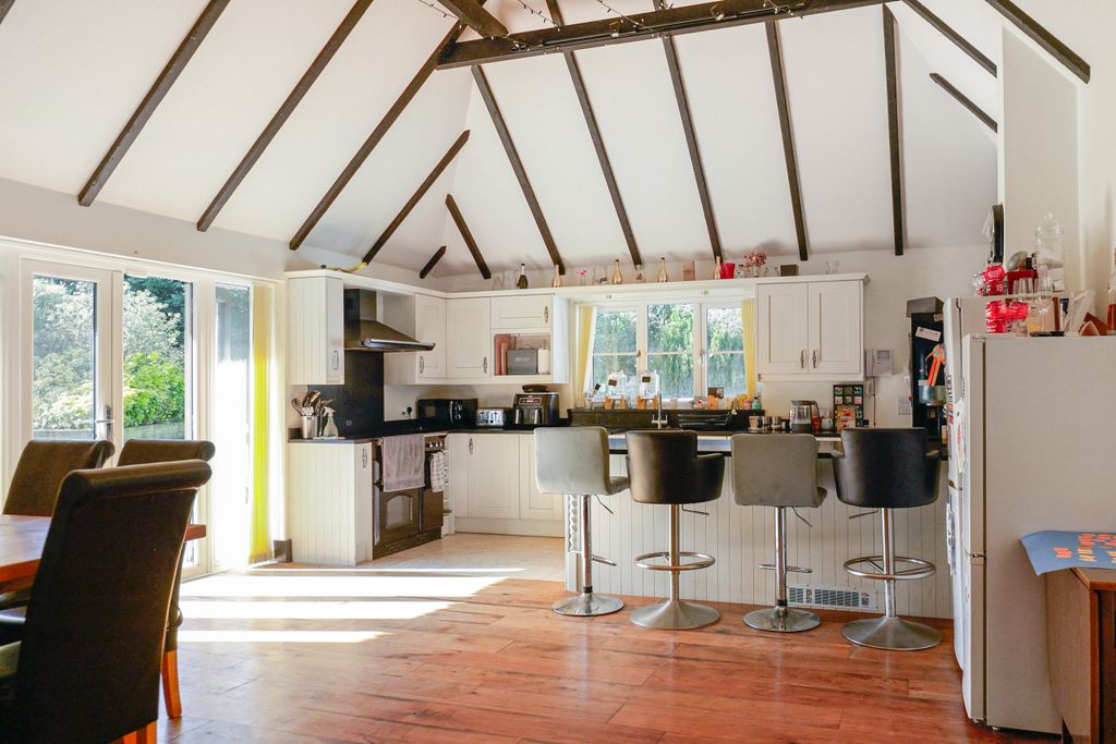 Additional image 4 of 5 bed detached house for saleAbbots Langley, Hertfordshire WD5