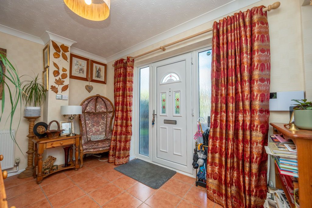 Additional image 5 of 4 bed semi-detached house for saleThrockmorton Road, Alcester B49