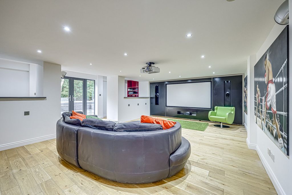 Additional image 9 of 5 bed detached house for saleBowers Road, Benfleet SS7