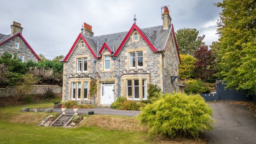 6 bed country house for saleWoodlands Terrace, Grantown-On-Spey PH26