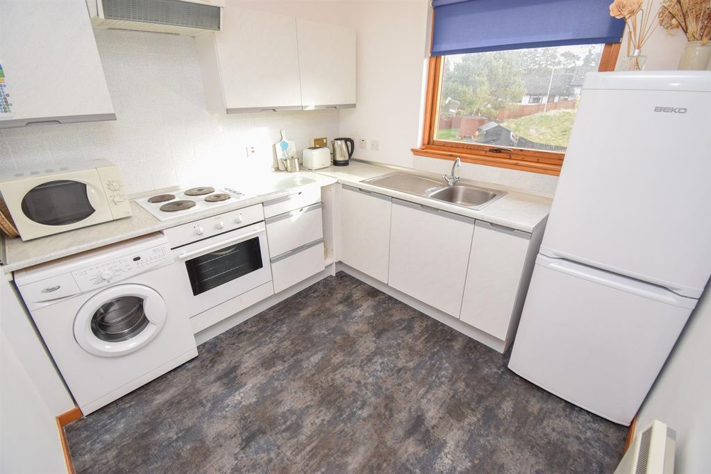 Additional image 5 of 1 bed flat for sale12 Towerhill Crescent, Cradlehall, Inverness IV2