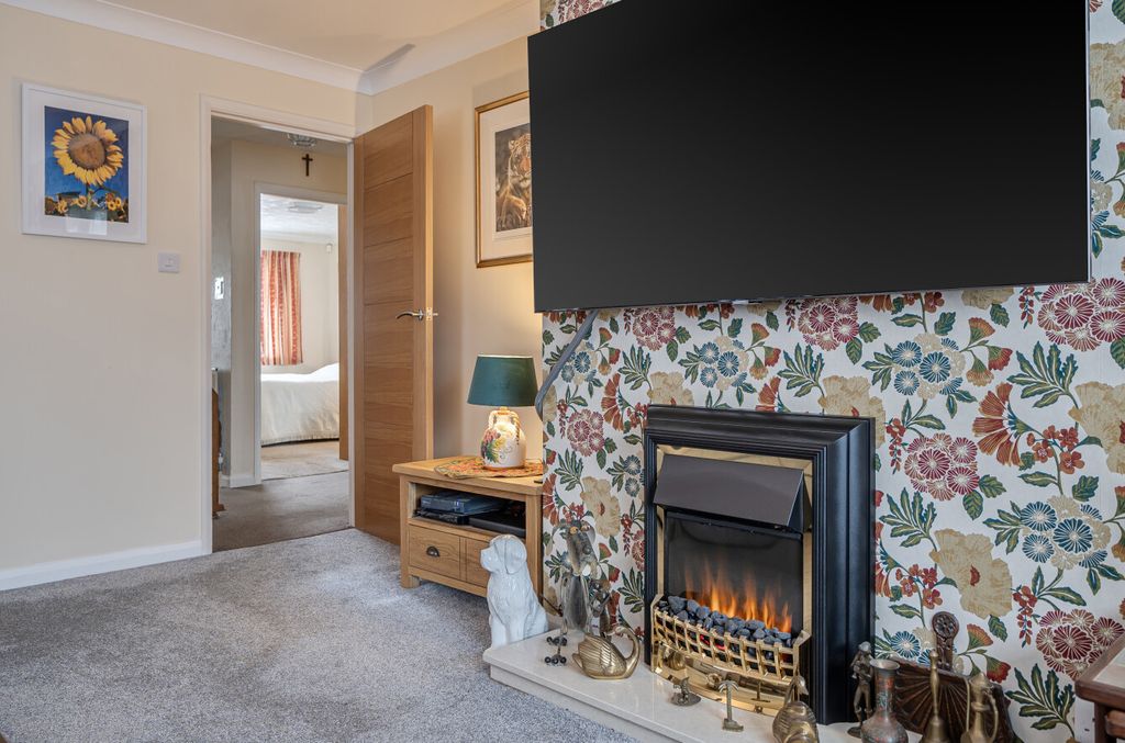 Additional image 7 of 4 bed bungalow for saleManor Park, Sticklepath, Barnstaple, Devon EX31