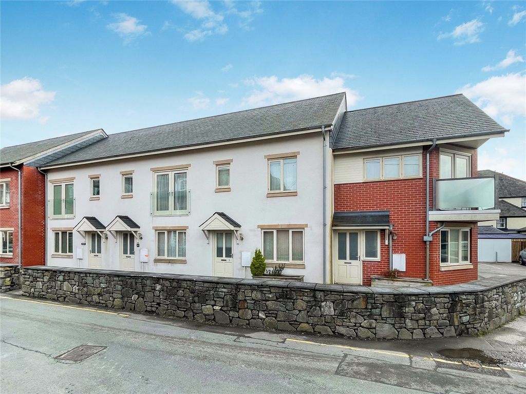 4 bed terraced house for saleArenig Street, Bala, Gwynedd LL23