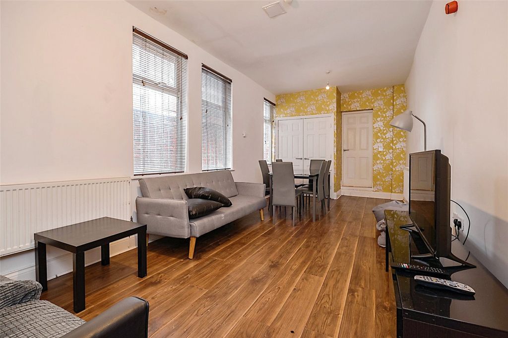 7 bed terraced house for saleMarton Road, Middlesbrough, North Yorkshire TS4 photo 2
