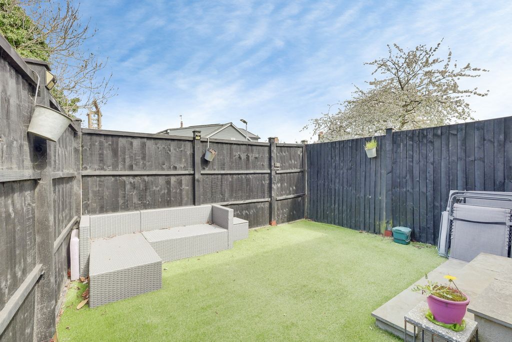 Additional image 16 of 3 bed flat for saleLondon Road, Benfleet SS7