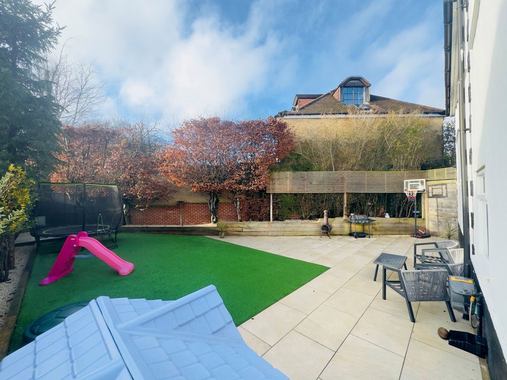 Additional image 21 of 4 bed semi-detached house for saleWhitedown Lane, Alton GU34