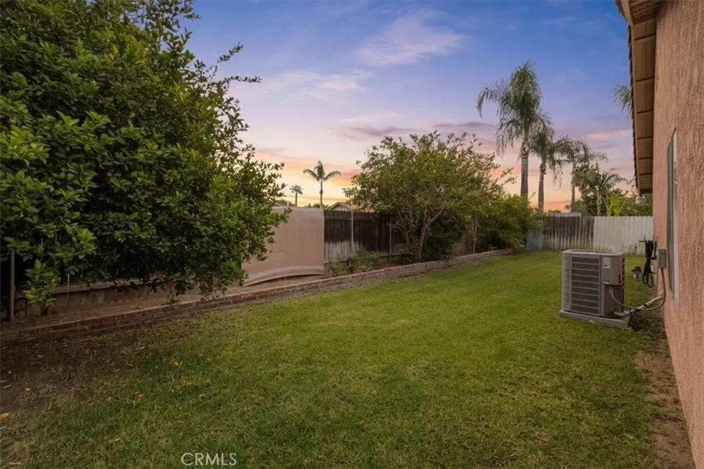 697 S Smoketree Ave, Bloomington, CA 92316