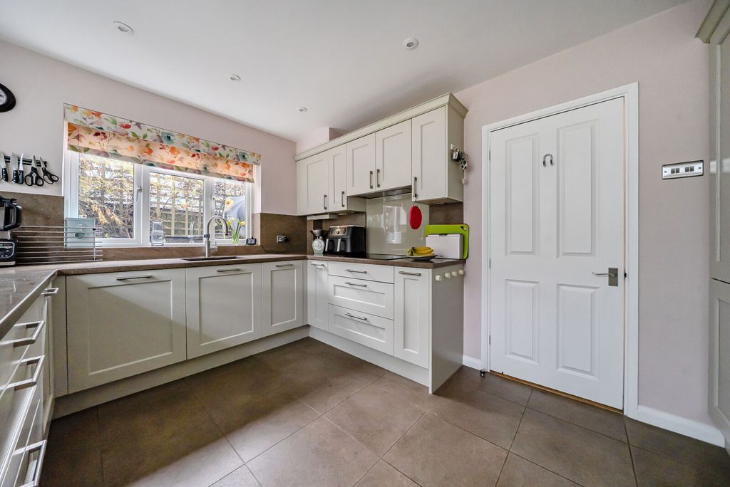 Additional image 11 of 5 bed detached house for saleHillside Road, Aldershot GU11