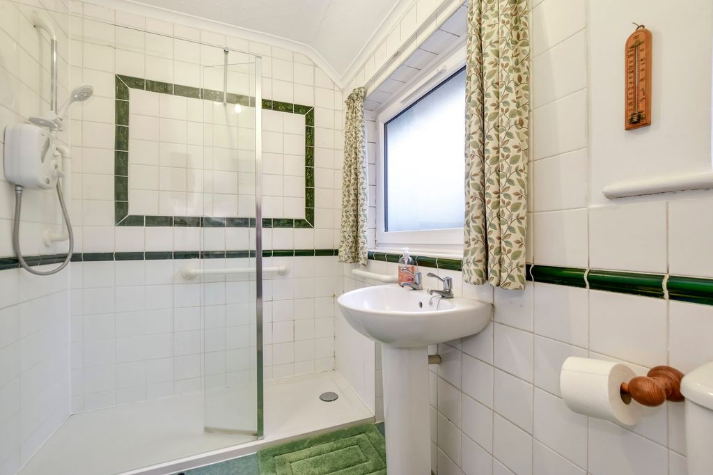 Additional image 15 of 3 bed semi-detached house for saleBroomfield Rise, Abbots Langley WD5