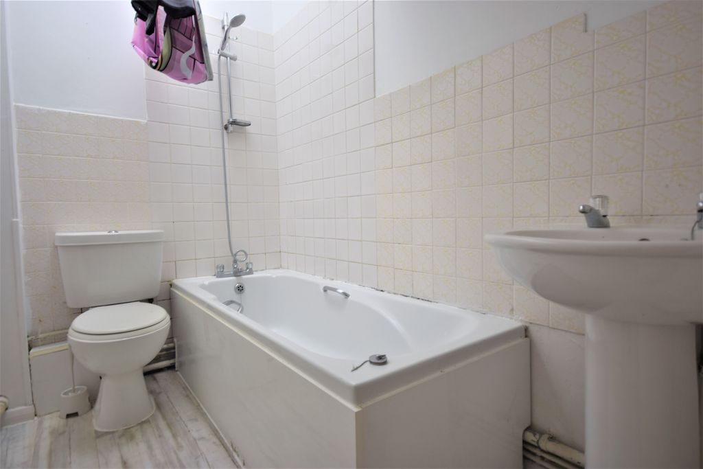 Additional image 6 of 2 bed flat for saleFormans Walk, Louth LN11