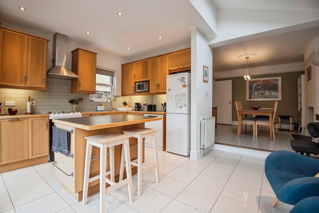 Additional image 3 of 4 bed semi-detached house for saleLondon Road, Biggleswade, Bedfordshire SG18