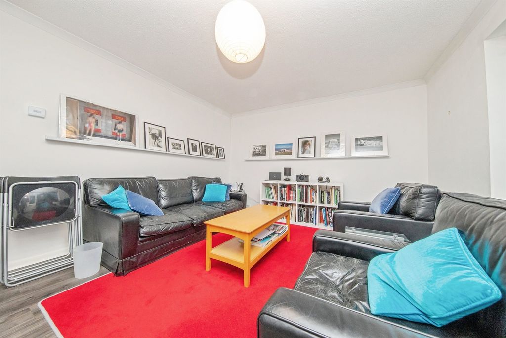 Additional image 9 of 2 bed flat for saleChurchman Close, Melton, Woodbridge IP12