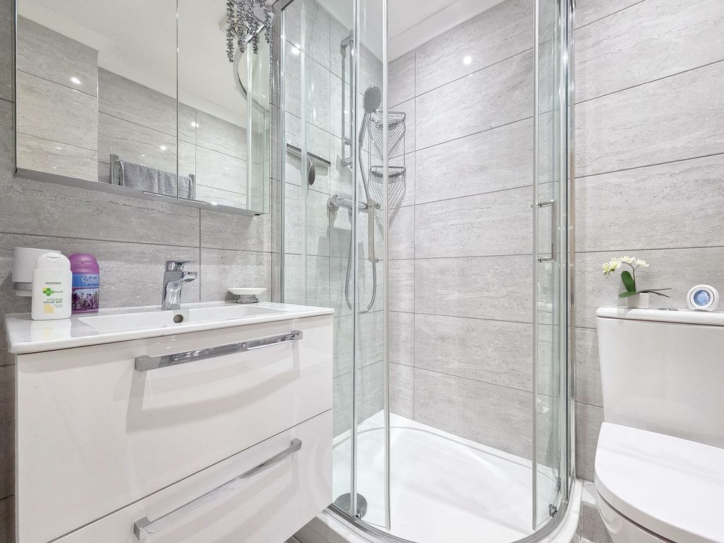 Additional image 12 of 2 bed flat for sale14 Alexandra House, St Helier JE2