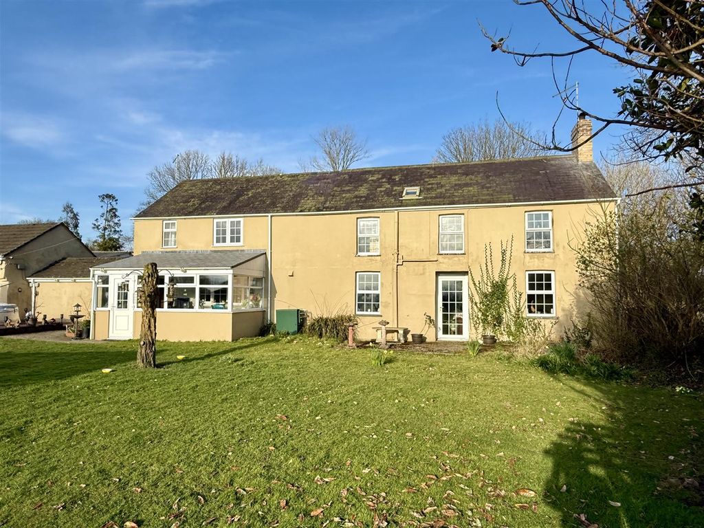 7 bed farm for salePennant, Llanon SY23