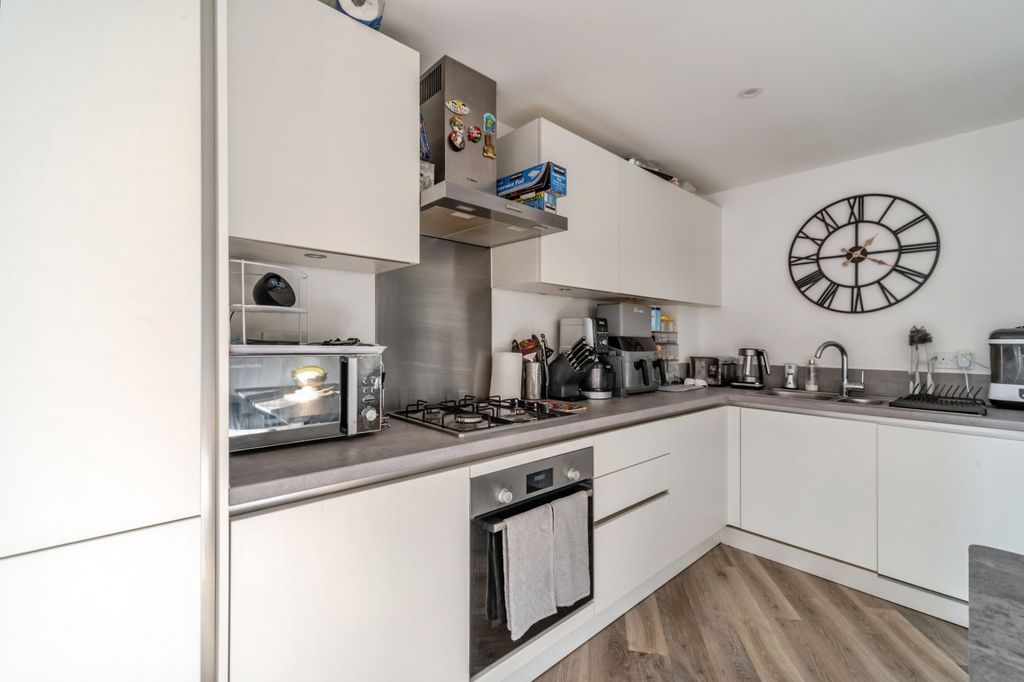 Additional image 3 of 2 bed flat for saleLinden Road, Bedford MK40
