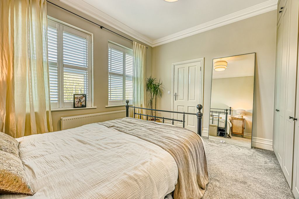Additional image 28 of 5 bed detached house for saleRayleigh Road, Benfleet SS7
