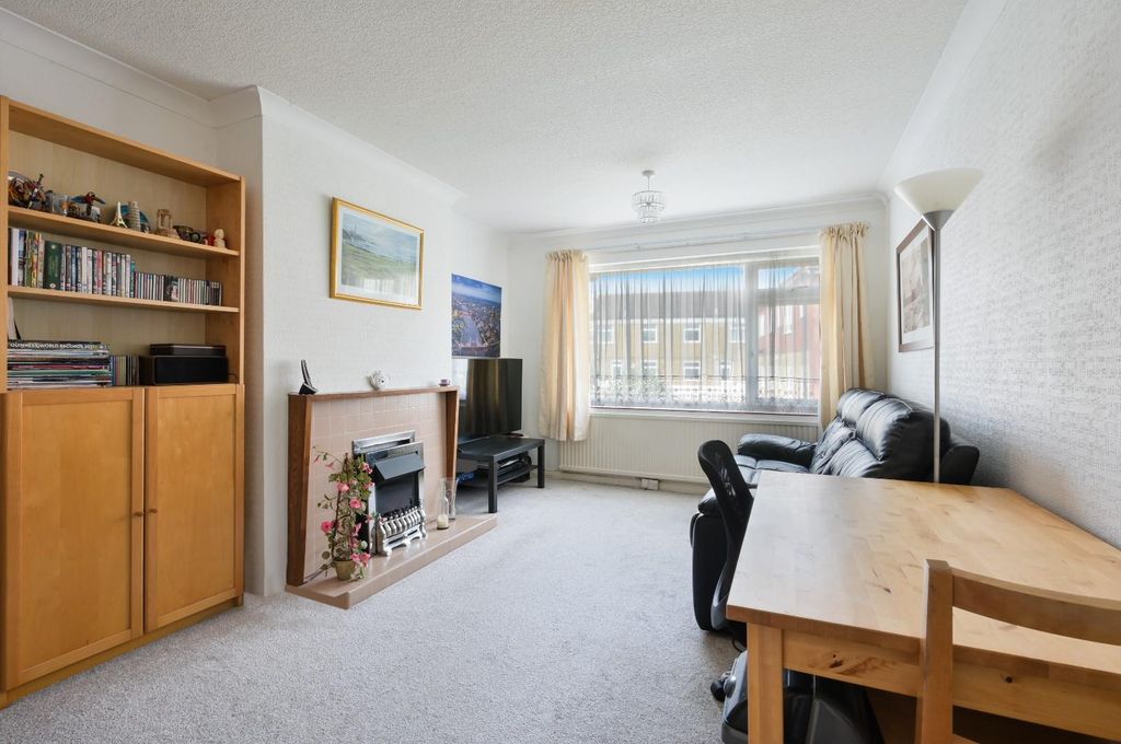 Additional image 5 of 2 bed maisonette for saleCheviot Close, Banstead SM7