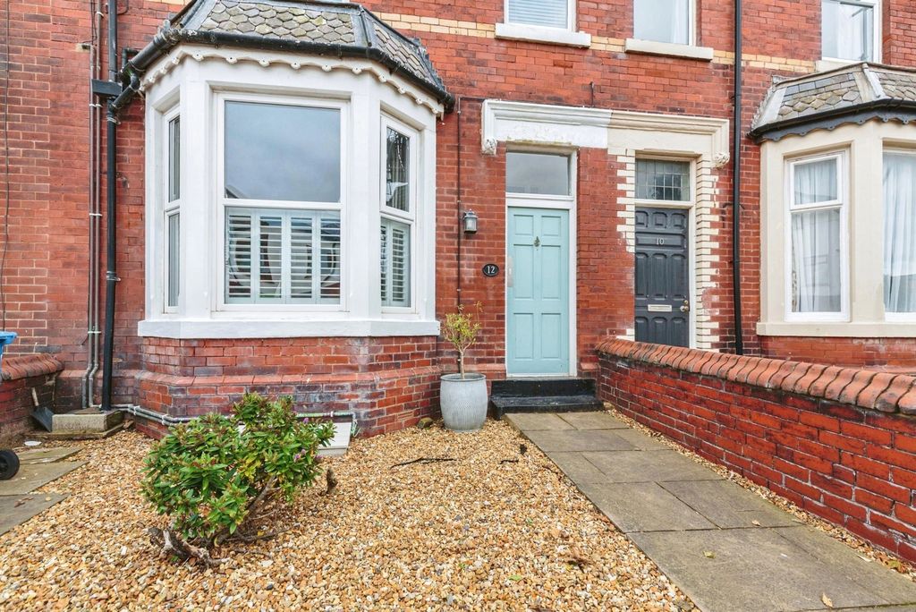 2 bed detached house for saleHove Road, Lytham St. Annes, Lancashire FY8