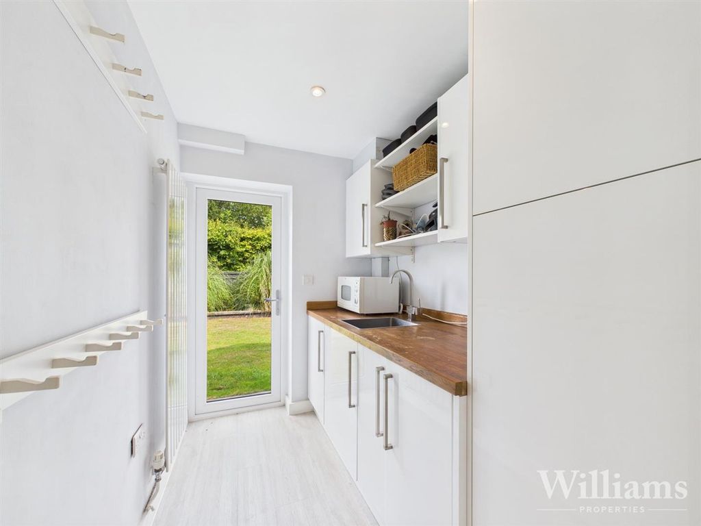 Additional image 10 of 4 bed detached house for saleBridleway, Weston Turville HP22