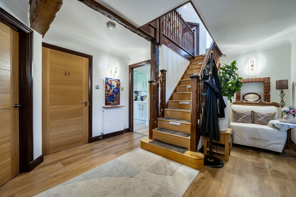 Additional image 2 of 5 bed detached house for saleVicarage Road, Reading, Berkshire RG2