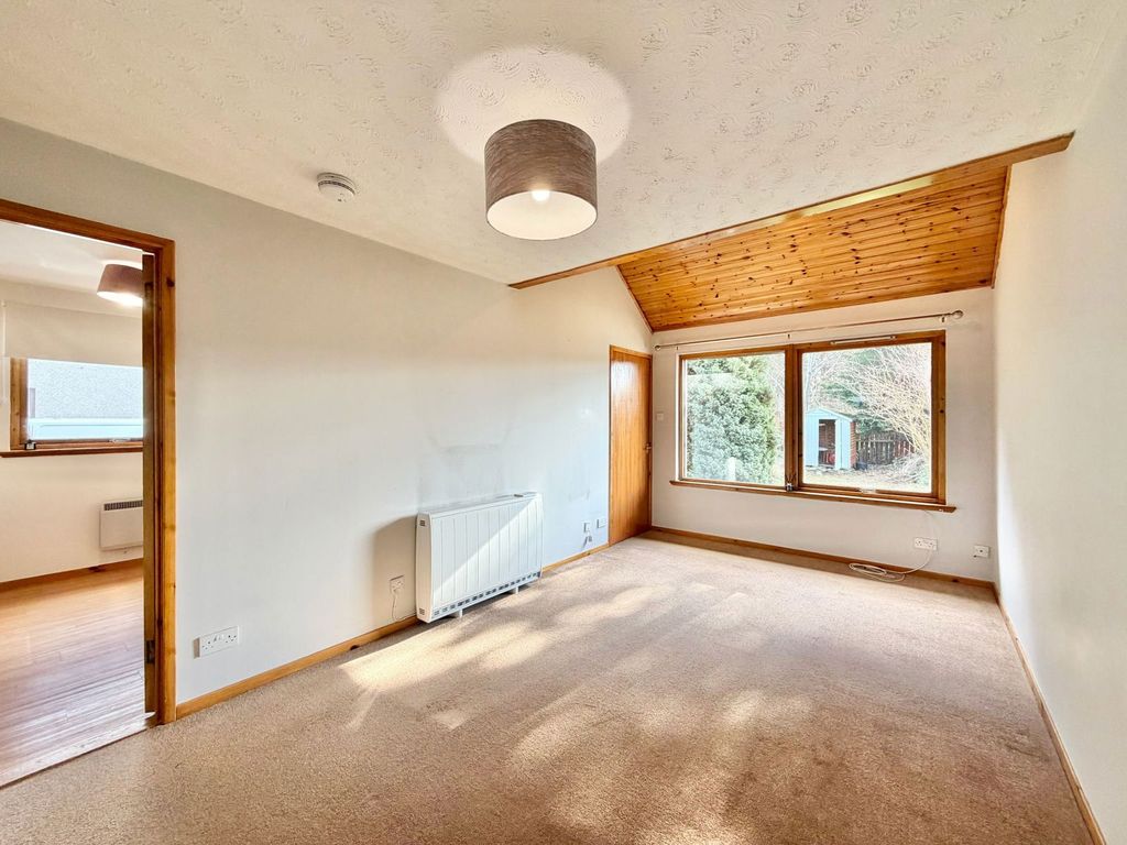 2 bed flat for sale79 Drumdevan Road, Inverness IV2 photo 5